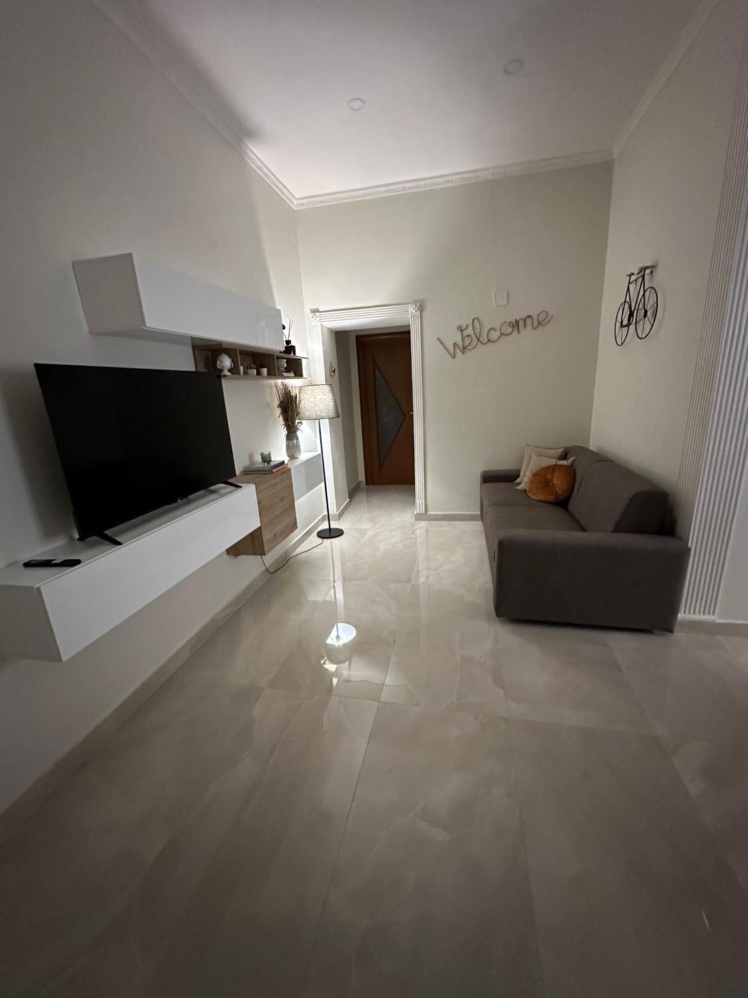Miracles On 32Th Street Apartment Naples Exterior photo